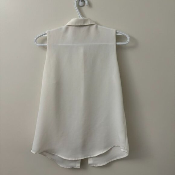 Loft Petites Sleeveless Button Up Polo - Picture 2 of 5
